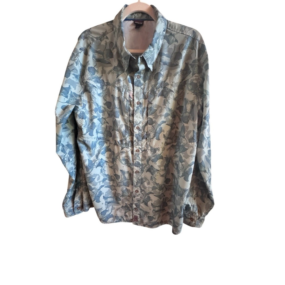 Patagonia Sol Patrol Men's Fishing Travel Shirt Sz Large Blue Manta Ray Pattern